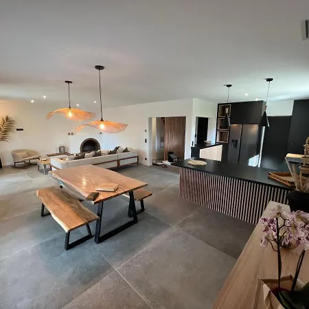 Vila Bord De Piscine, Jacuzzi