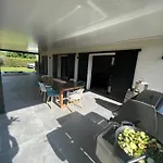 Bord De Piscine, Jacuzzi Villa