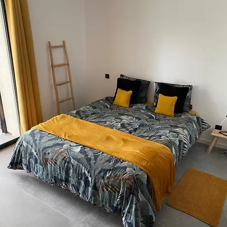 Bord De Piscine, Jacuzzi Villa *