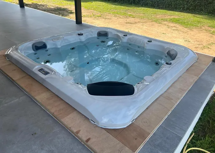 Villa Bord De Piscine, Jacuzzi