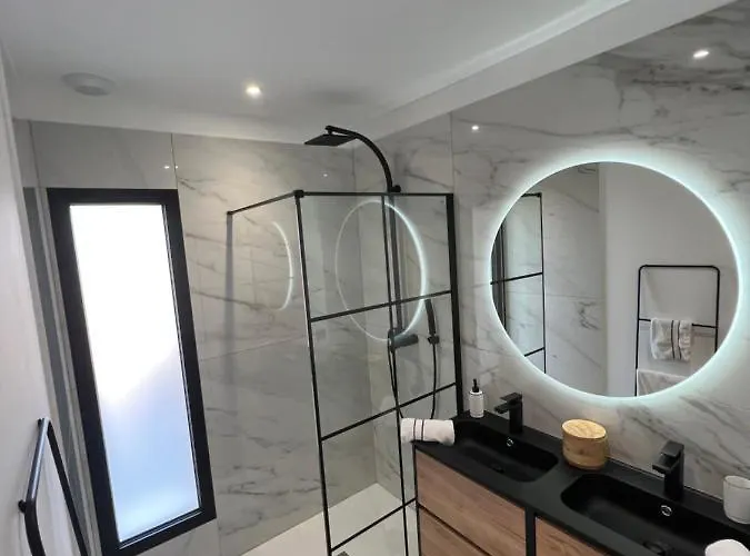 Bord De Piscine, Jacuzzi Villa